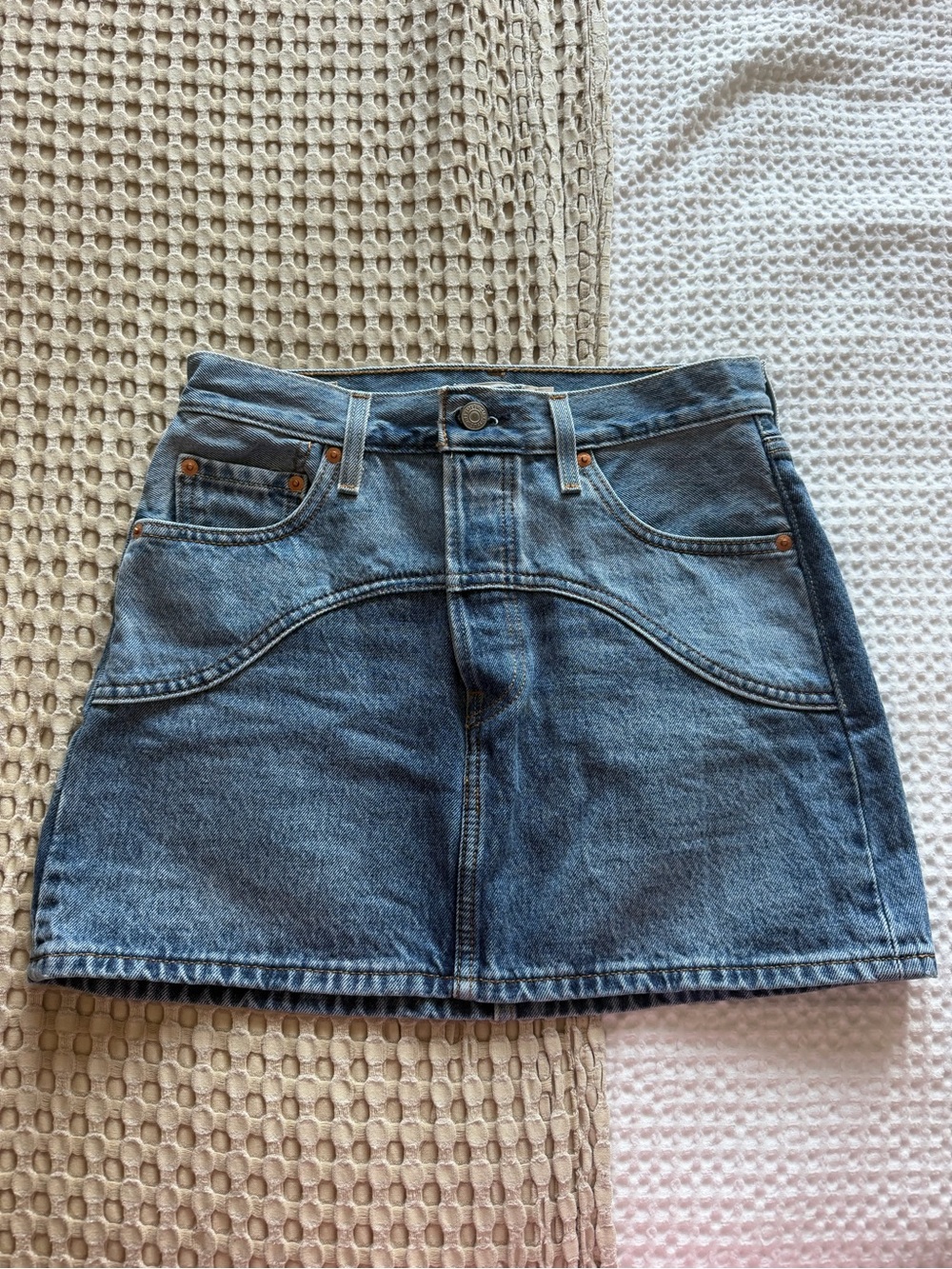 Levi's two tone western icon skirt